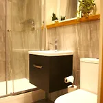Stunning 1 Bed In Centre - Free Parking - Yorkshire Accommodates *